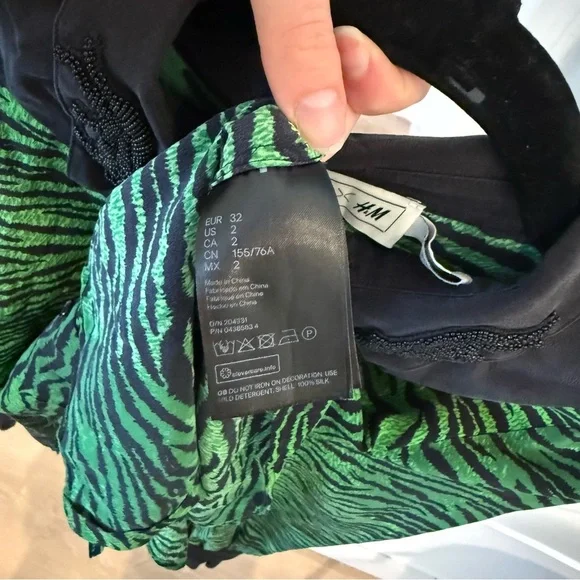 KENZO x H&M Green Tiger Print Silk Ruffle Collar Long Sleeve Button Up Blouse 2 - Picture 11 of 16